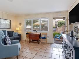 Beach Condo with Private Patio #133, Hotel in Carpinteria