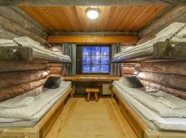 Kuukkeli Log Houses Porakka Inn