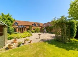 Spacious 5 bed Barn in the Heart of Worcestershire