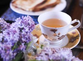 The Heritage Amina Group Of Houseboats, hotel in Srinagar