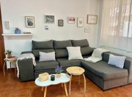 Junto a la playa con jardin privado- Isla Sol 5909, Hotel in Arnuero