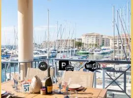 Sur le port, 3 cham, parking