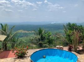 Peters Rock Ecolodge, hotel v destinaci Akropong
