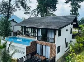 Tuah D Manggis Janda Baik 4BR 2 Storey Bungalow Private Infinity Swimming Pool with Gunung Nuang View、ベントンのバンガロー
