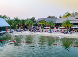 100 Rai Resort, 100 ไร่ รีสอร์ท, hotel com estacionamento em Ban Amphaeng