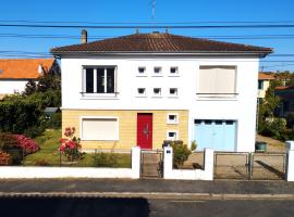 Maison au calme dans Bergerac proche du centre et des services, villa in Bergerac