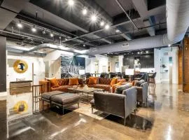 Modern Suite 6BR by Maddox Hotel