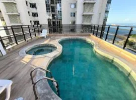 Confortável apartamento de 2 quartos a 100m da Beira Mar