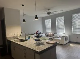 Cozy Speedway Serenity-1bed apt