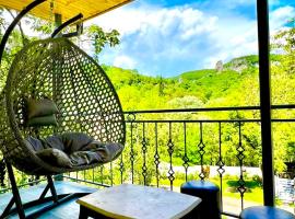 Butichi Guest House, hotel v destinaci Chiatʼura