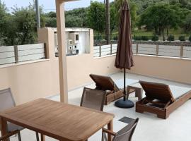 VillaPouliezos Apartments, hotel v destinaci Alikanas