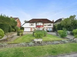 6-Beds, Private Road, Beautiful Garden