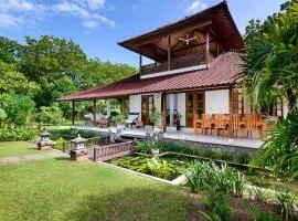 Exclusive private villa Beten Bukit - mountain view & private swimming pool