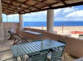 Casa Cappero - sul porto di Malfa