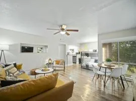 Spacious and Stylish Apartment right by AT&T Stadium!