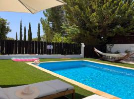 Villa Daphne - Coral Bay - Surrounded by Nature - Absolute Privacy, hotel din Peyia