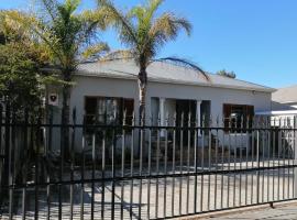 Die Tuis Huis Selfcatering NO LOADSHEDDING, hotel in Worcester