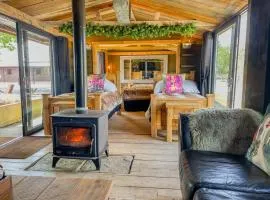 Rustic Country Cabin, Bring Horses, Fire Pit & Puppies
