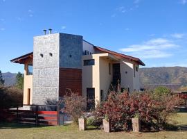 La Macarena Suites, ξενοδοχείο σε Villa General Belgrano