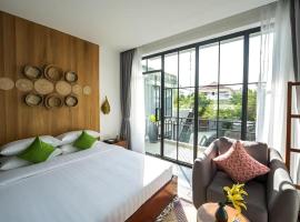 Standard Double Room, ξενοδοχείο σε Phumĭ Réach Born