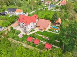 Perla Argesului, Ciubar, Piscina, Lift, Gratar, Cabana, Pensiune, Hotel Cazare Transfăgarasan Curtea de Arges