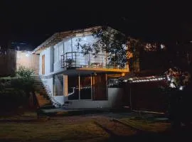 Nebraska's Corner cerca de aeropuerto de Tababela