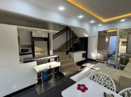 2BR Townhouse, 2 Bath, TV, Backyard - 326