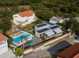 Family-friendly apartments with swimming pool Donji Zagon, Novi Vinodolski - 24555