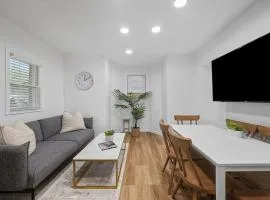 Modern & Spacious Four Bedroom Apartment in Gibsonia, Pittsburgh, Unit 1