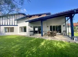 Bidart : Grande maison 4 chambres proche plages, 8 pers, au calme - FR-1-495-151