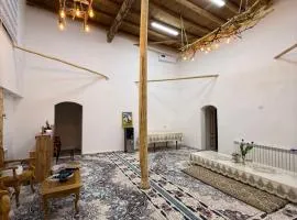 Sarzamin Guest House