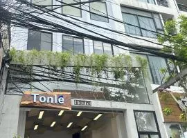 Tonle Hostel