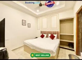 HOTEL SHREE ! MADHAV STAY PALACE Near Kashi Vishwanath Temple - Fully Air Conditioning - BEST HOTEL IN VARANASI
