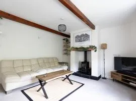 OLD WEAVERS COTTAGE - Charming Historic Weavers Cottage in Holmfirth, West Yorkshire