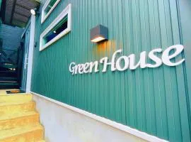 無料天然ファミリー温泉と専用炭火BBQスペース付貸切別荘 Green House