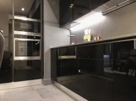 Spacious Modern Apartment in Monumental Building - Free Parking - Workspace - Historical Centre