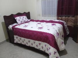 Sky Blue VIP Guest House - Buea, hotel com estacionamento em Buea