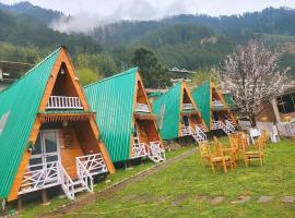 Kaira huts, holiday park in Manāli