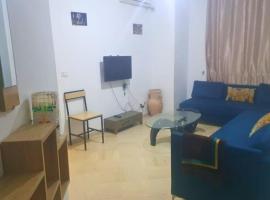 Studio a coté Clinique Amilcar Ennasr Tunis - 7 min Aéroport, hotel a Ariana