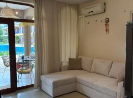 Къмпинг градина луксозен апартамент, hotel din Cernomoreț