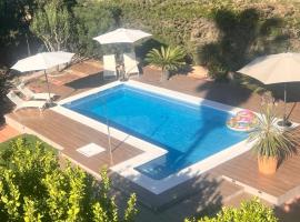 Arriba stijlvol appartement met zwembad en tuin