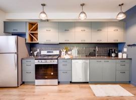 NEW and Modern Cozy Flat in Southern California, hotel a Covina