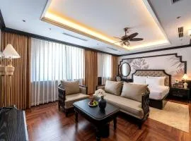 Grand Luxury Hotel - 24 Hours stay