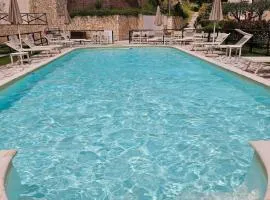"Tuscany Hill" con giardino privato e piscina