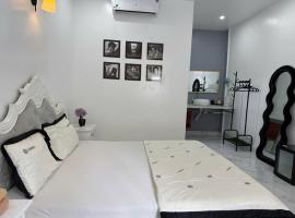 Cat Ba Santorini Homestay, hotel v destinaci Cát Bà