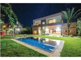 Villa Pivoine avec Jacuzzi, Cuisinière, Piscine