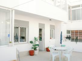Dona Maria Guest House, hotell Faros