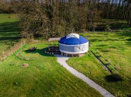 Yourte moderne, tout confort, tented camp en Vouzan