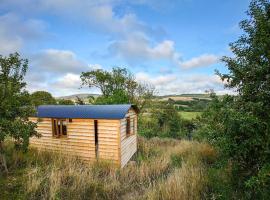 Woodpecker Hill - Shepherds Hut Alfriston, hotel in Alfriston
