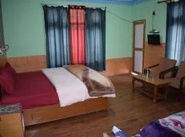 Khandroling Guest House